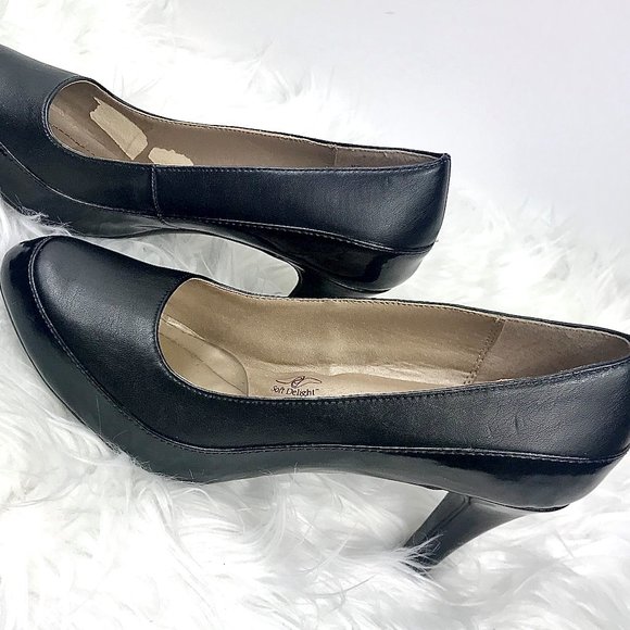 SOFT STYLE Black Heels with Padded Soles, Size 7 - Picture 3 of 8
